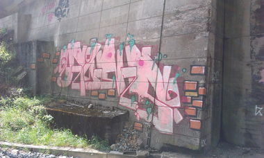 Graffiti Wall - Photo by sandmann - ains