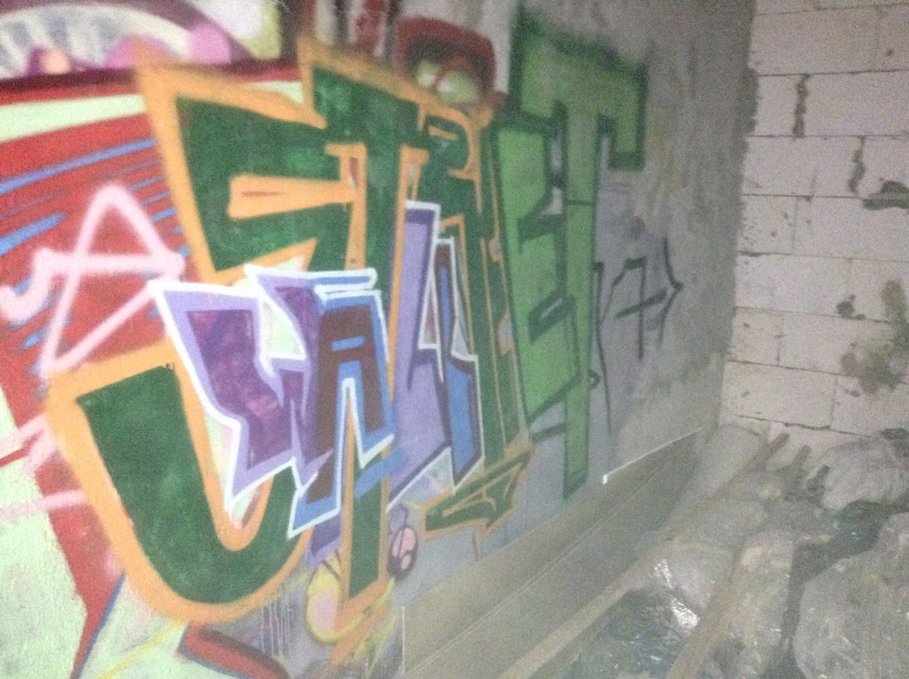 Graffiti Wall - Photo by sashaconma (2013)