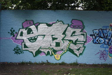 Graffiti Wall - Photo by satan - Etis, Bats (2012)