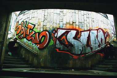 Graffiti Bombing in Kyiv - Photo by sbitwo - sbitwo, seto (2011)
