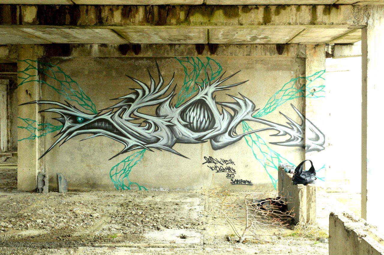 Graffiti Wall in Alushta - Photo by scan