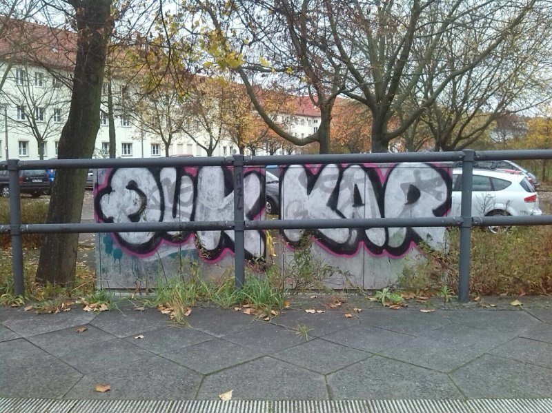 Graffiti Bombing - Photo by schachtratte (Quk )