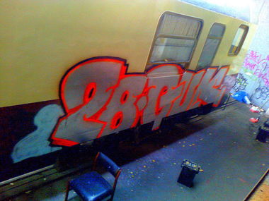 Graffiti Train - Photo by schachtratte - 28, quk (2012)