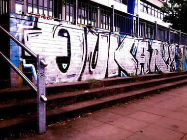 Graffiti Bombing - Photo by schachtratte - QUK, KAR (2012)