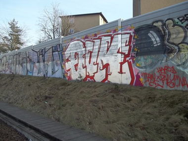 Graffiti Bombing - Photo by schachtratte - QUK (2011)