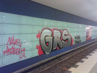 Graffiti Bombing - Photo by schachtratte - GRS (2011)