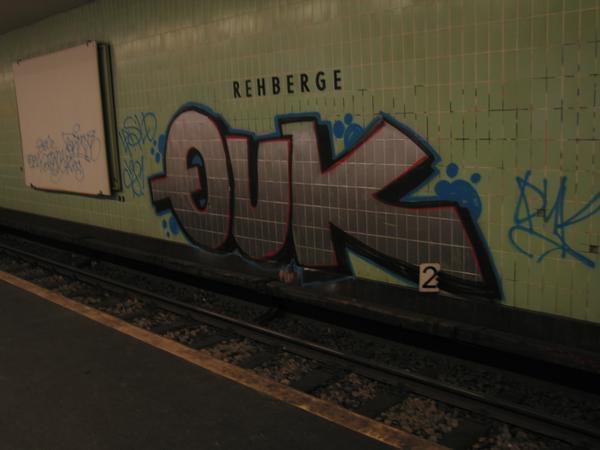 Graffiti Bombing - Photo by schachtratte - LASLO, QUK, 28C (2011)