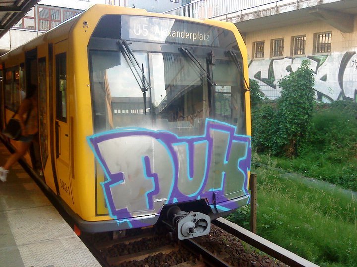 Graffiti Train - Photo by schachtratte - QUK (2011)