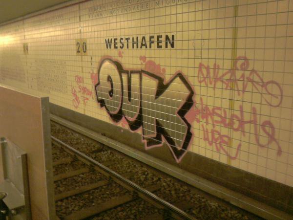 Graffiti Bombing - Photo by schachtratte (2011)