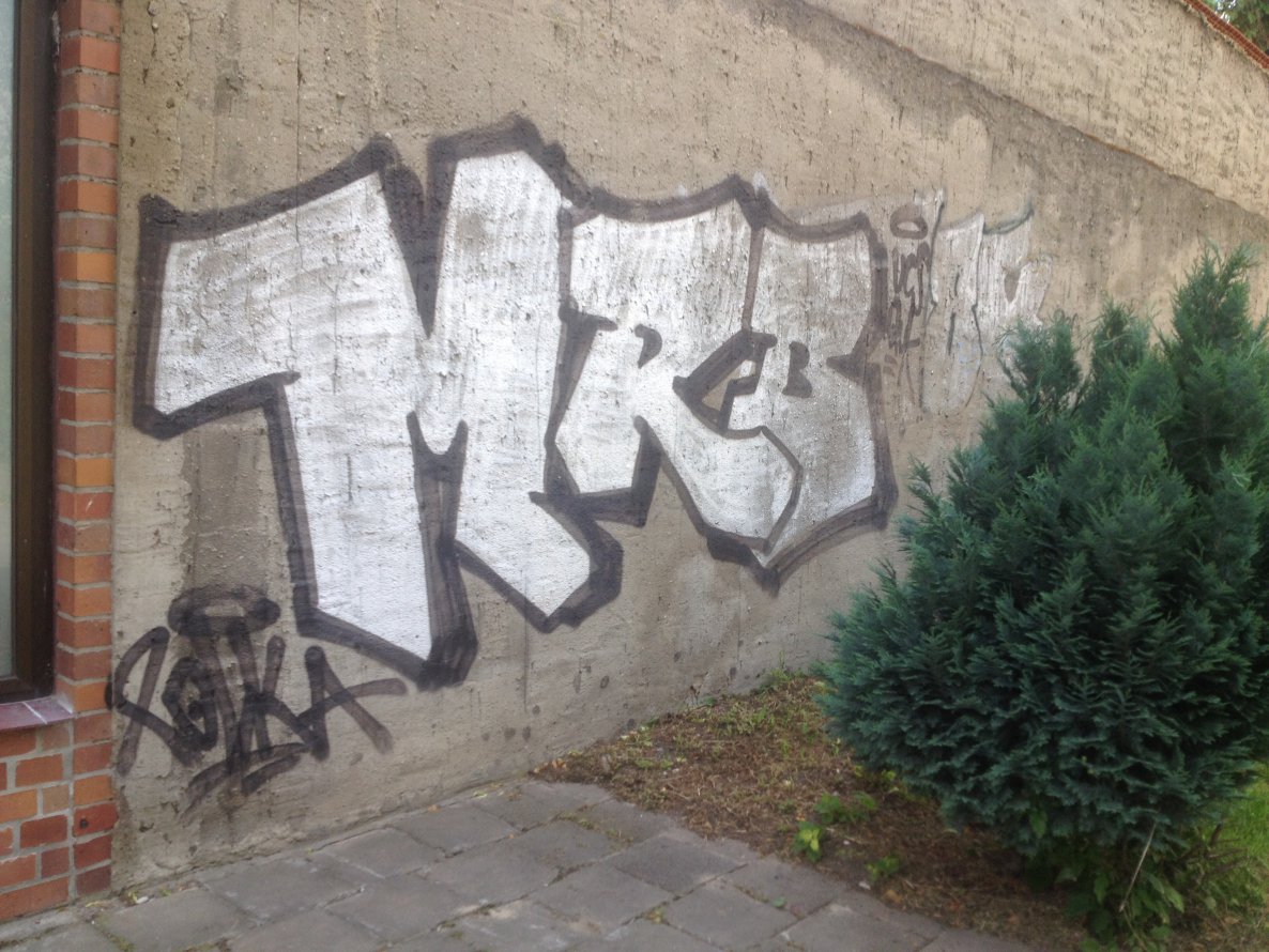 Graffiti Bombing - Photo by schachtratte - Polk, MRB, 2:QUK
