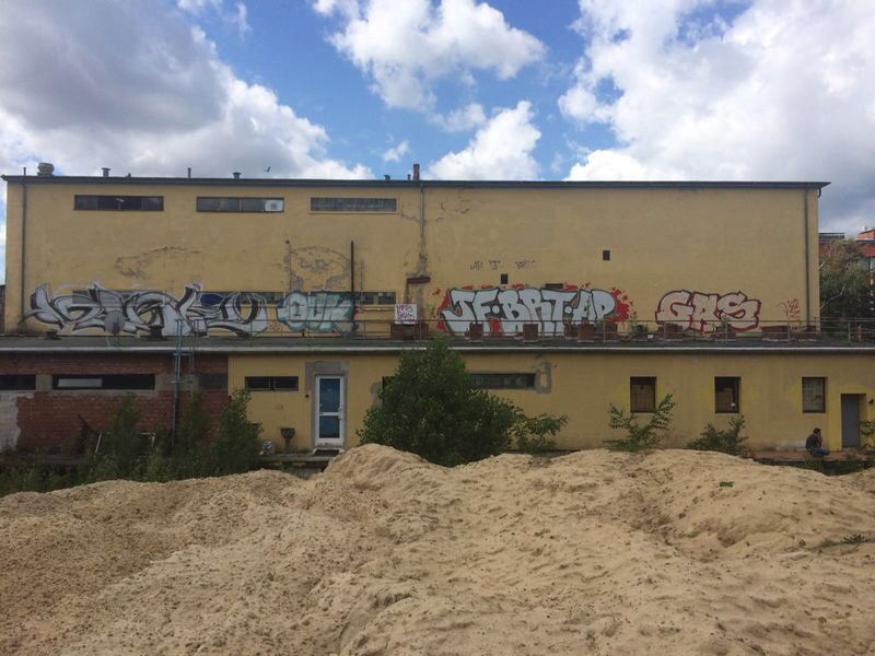 Graffiti Bombing - Photo by schachtratte - DIRTY, QUK, JF