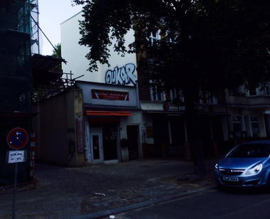 Graffiti Bombing - Photo by schachtratte - QUK, KAR, PIO