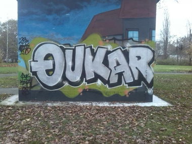 Graffiti Bombing - Photo by schachtratte - Quk, kar