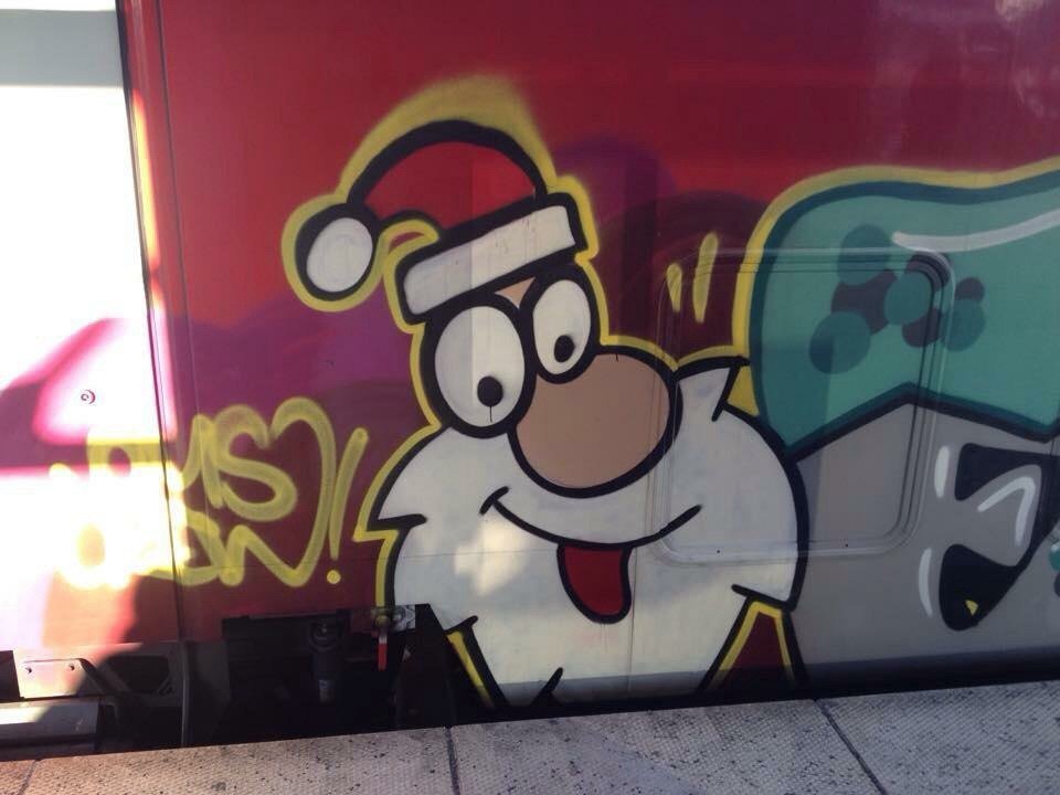 Graffiti Train - Photo by schachtratte - Happy, xmas (2014)