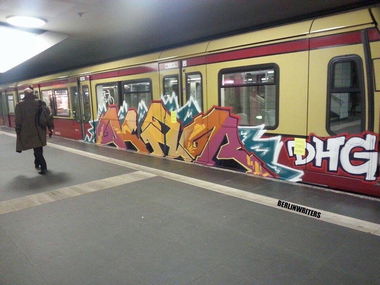 Graffiti Train - Photo by schachtratte - Kar, Dhg