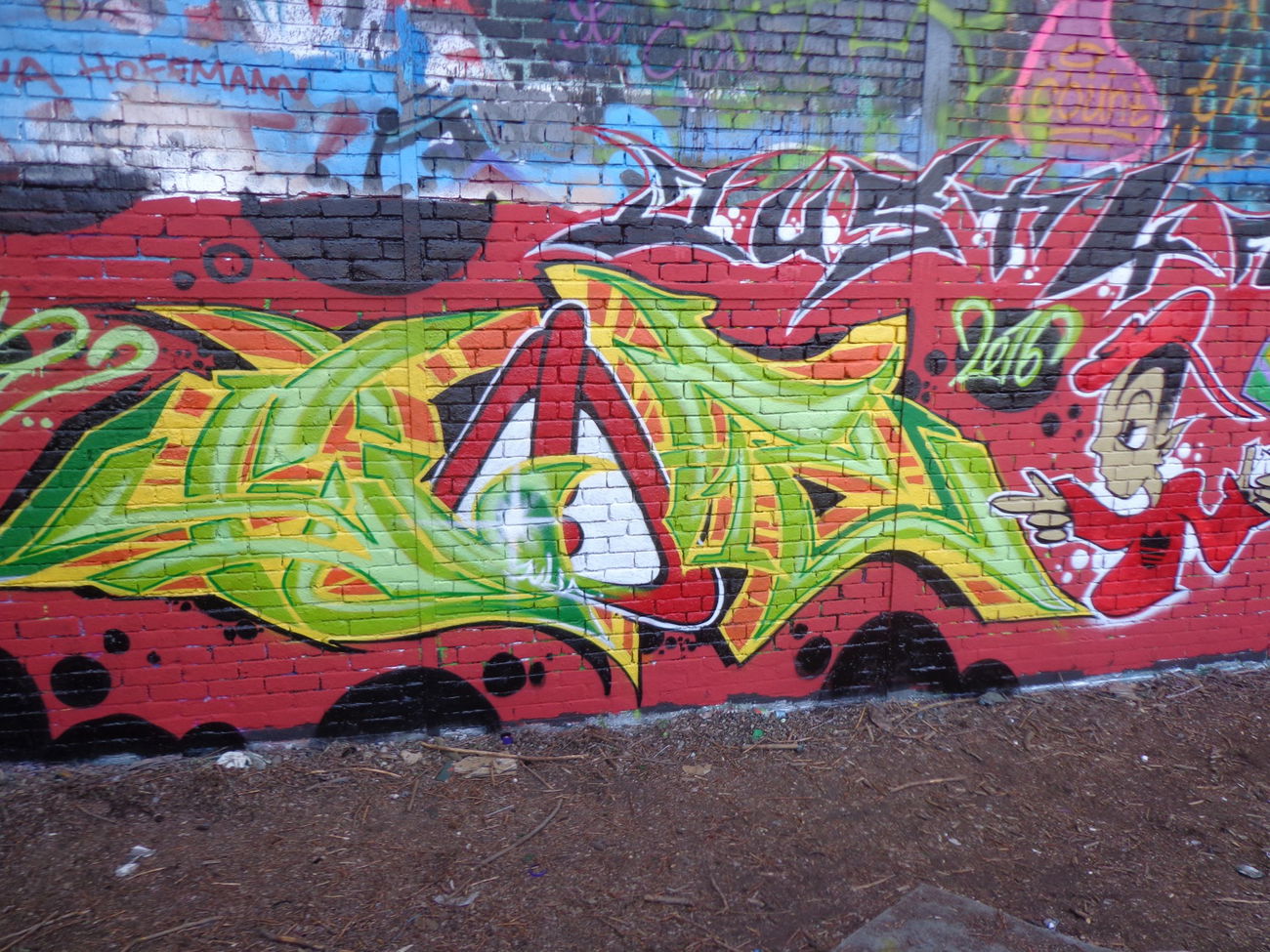 Graffiti Wall - Photo by schippmann (2016)