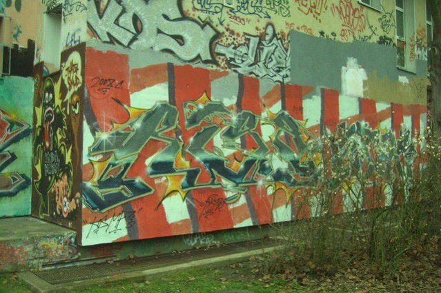 Graffiti in Weiden - Photo by schmierfink - ris8, kos, mf (2008)