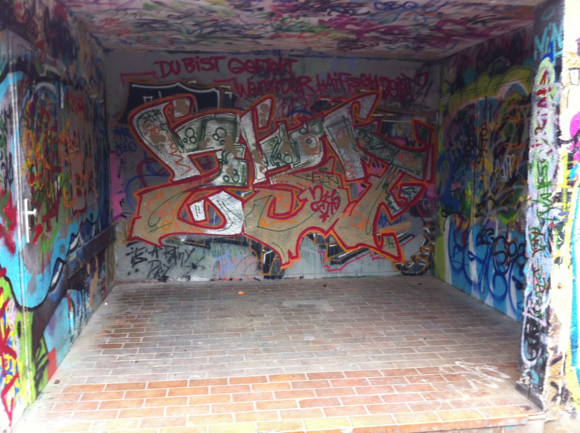 Graffiti in Weiden - Photo by schmierfink - 237, ekc, sak (2014)