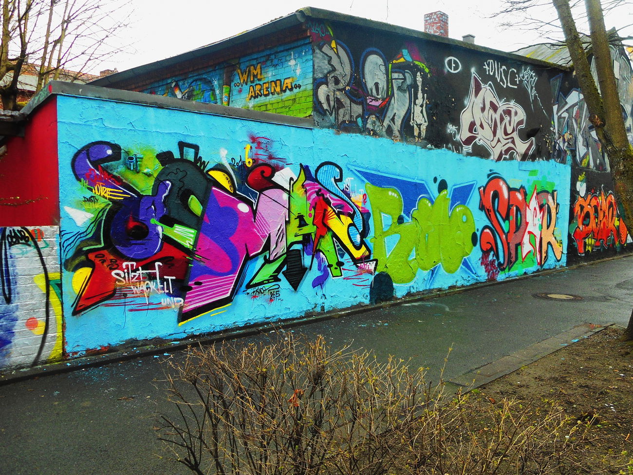 Graffiti Wall - Photo by schmierfink - bayreuth, manos, rino (2016)