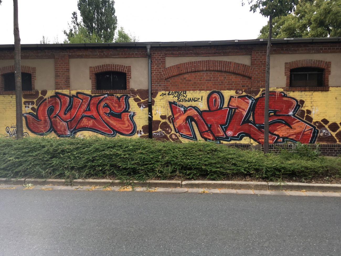 Graffiti Wall in Bayreuth  - Photo by schmierfink - nils, ruhe, trk (2018)
