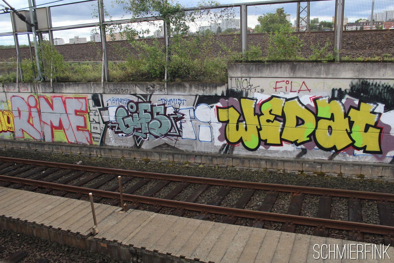Graffiti Bombing - Photo by schmierfink1 - rime, gifs, wedat