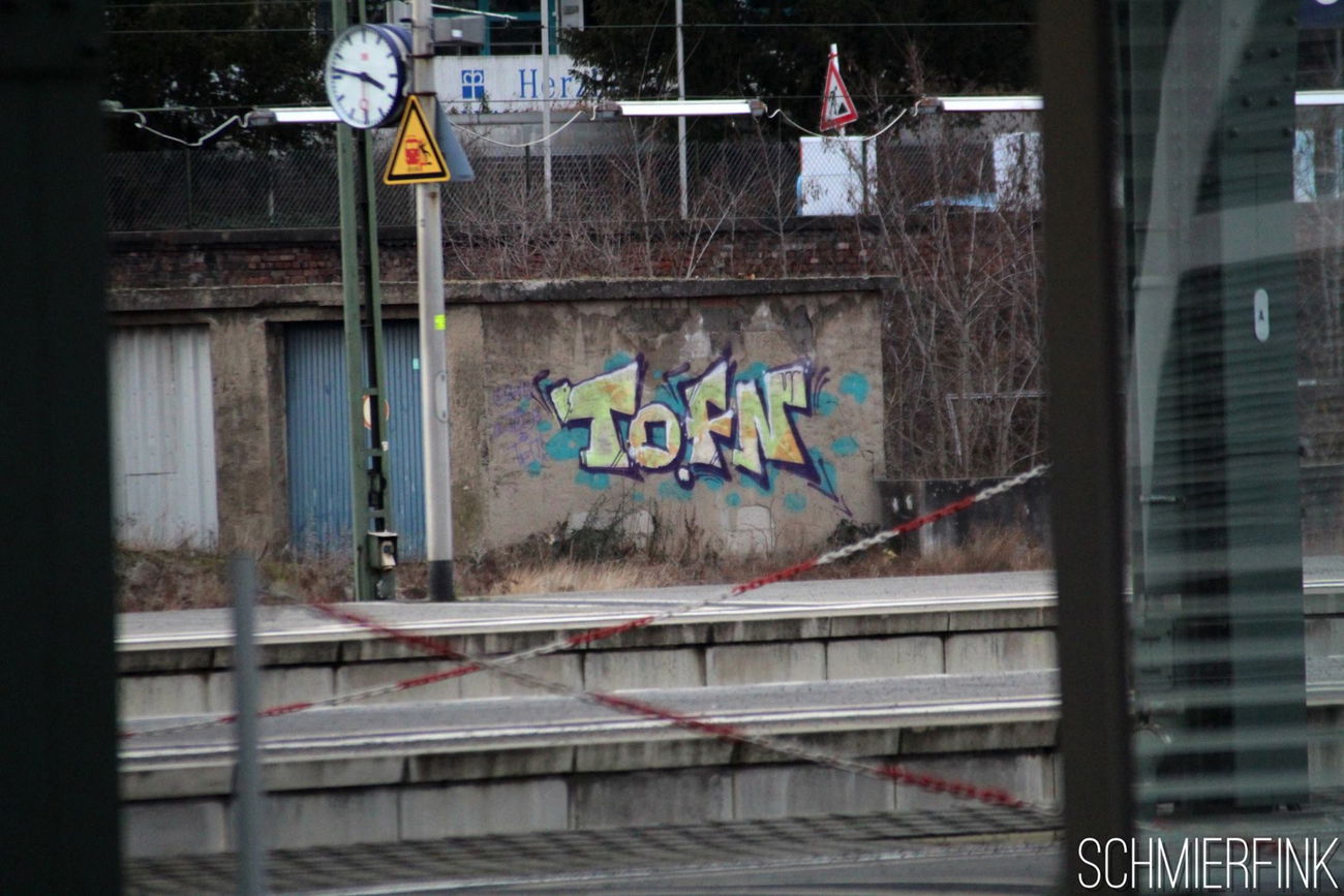 Graffiti Bombing - Photo by schmierfink1 - darmstadt, hauptbahnhof