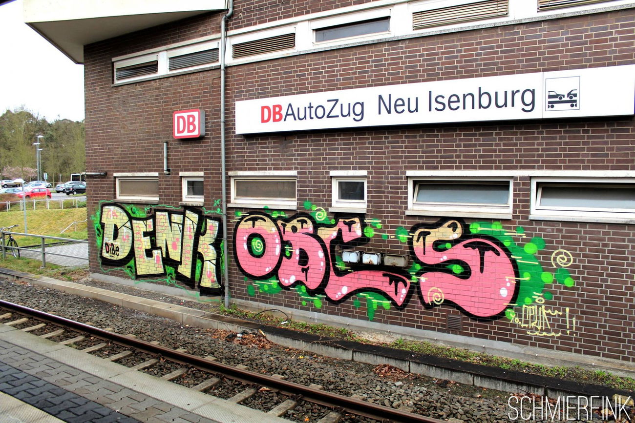 Graffiti Bombing - Photo by schmierfink1 - denk, obcs