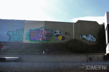 Graffiti Bombing - Photo by schmierfink1 - denk, wise, ir