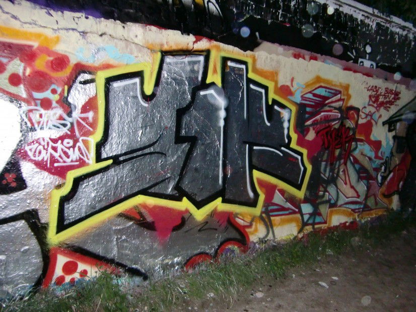 Graffiti Bombing - Photo by schmierfinken - 31K, JOIN, DUSK (2009)