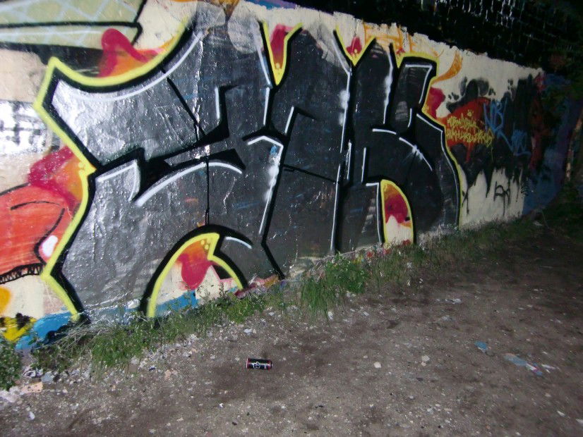 Graffiti Bombing - Photo by schmierfinken - 31K, ARUS, DUSK (2009)