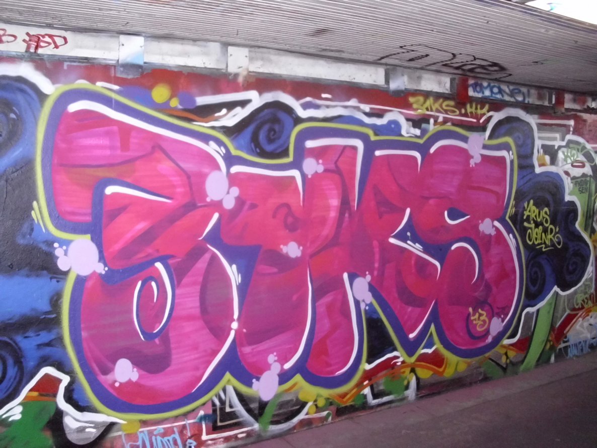 Graffiti Wall - Photo by schmierfinken - 31KS