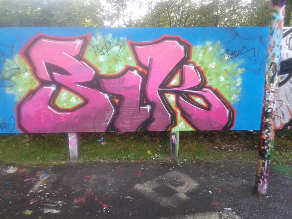 Graffiti Wall - Photo by schmierfinken - 31K, ZIRKUS, HUCK