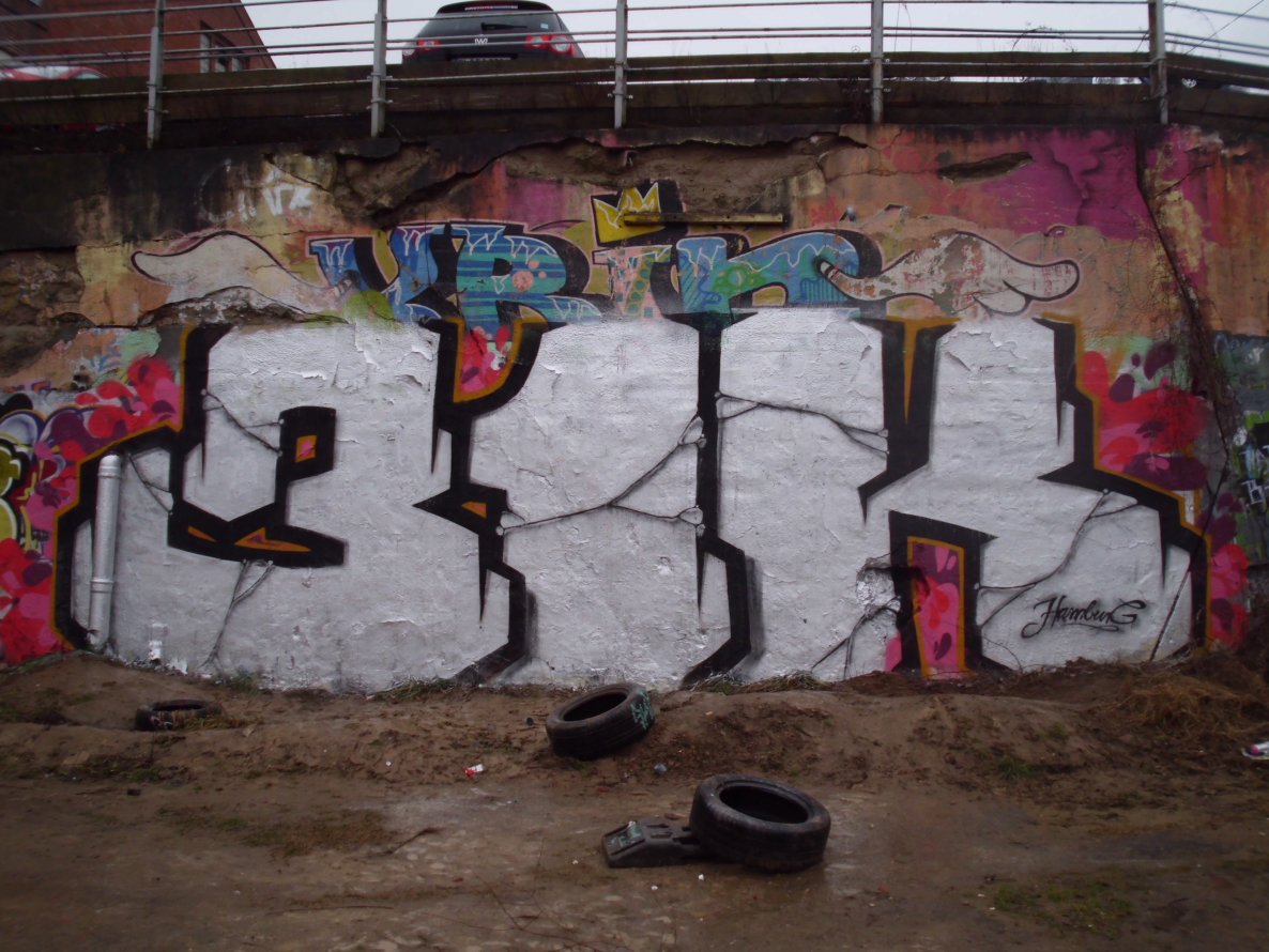 Graffiti Bombing - Photo by schmierfinken - 31K, DUSK, JOINR