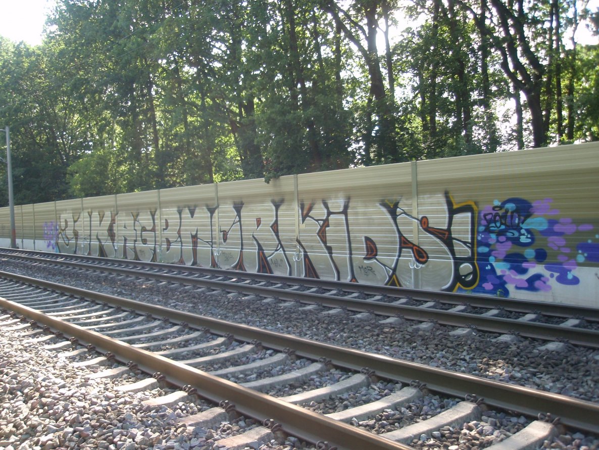 Graffiti Bombing - Photo by schmierfinken - 31K, AGB, MOR