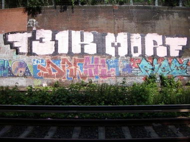 Graffiti Wall - Photo by schmierfinken - 31K, MOR