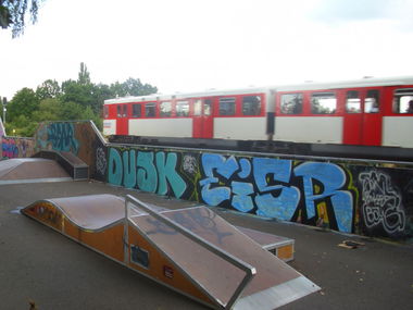 Graffiti Wall - Photo by schmierfinken - DUSK, EISR, 31K (2014)