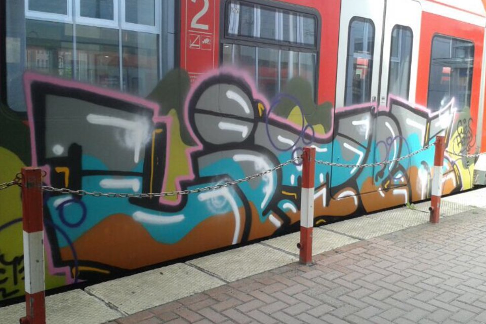 Graffiti Train - Photo by schwarzanabu - litek