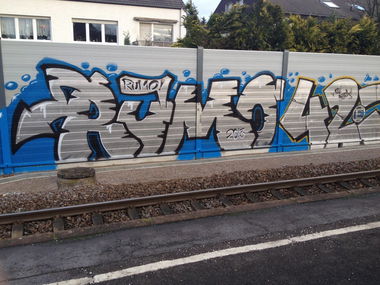 Graffiti Bombing - Photo by schwarzanabu - Rumo, 423