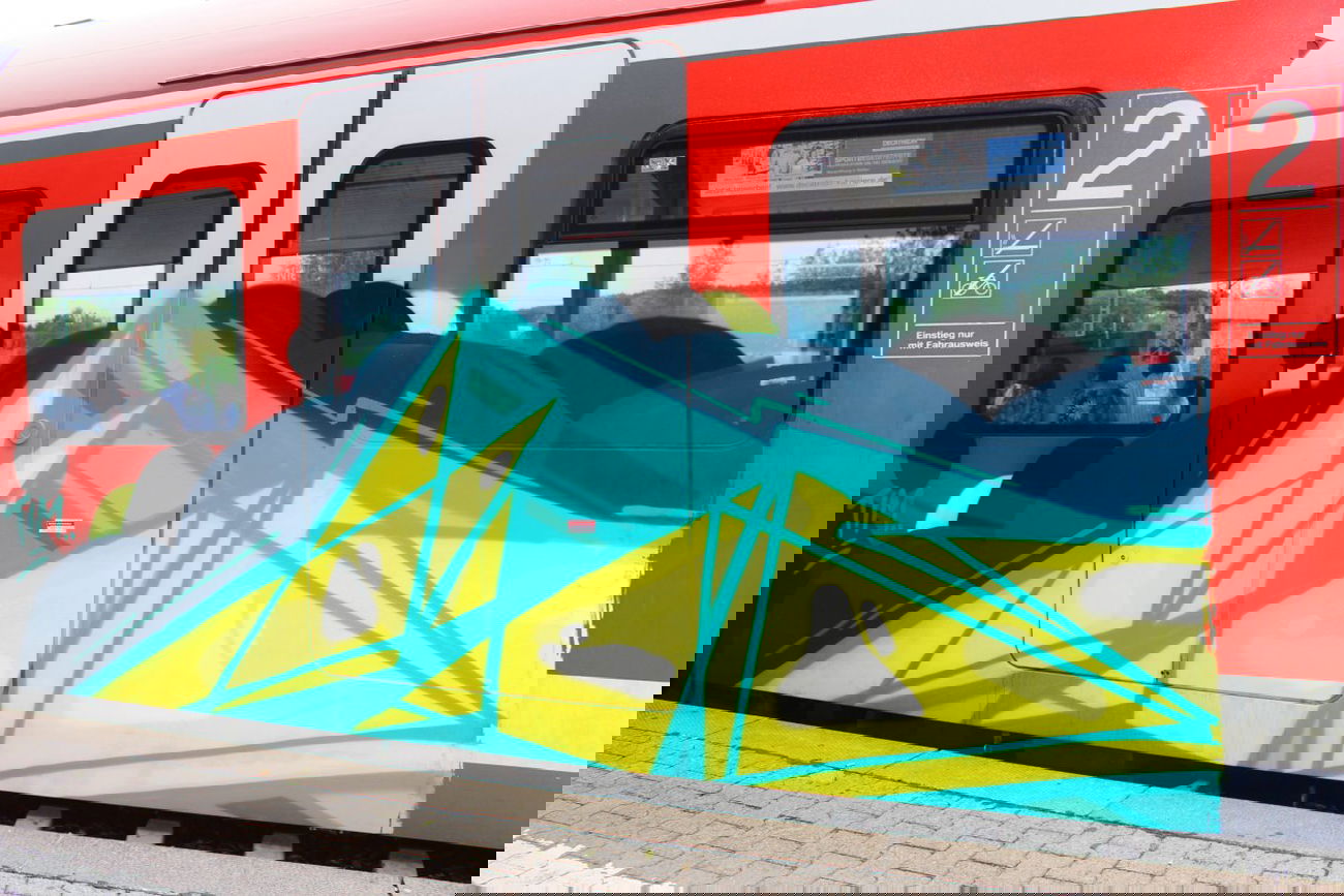 Graffiti Train - Photo by scoobydoo - Tim, Astro, S2 (2014)