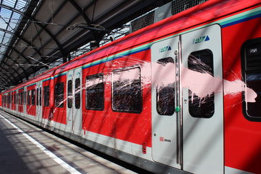 Graffiti Train - Photo by scoobydoo