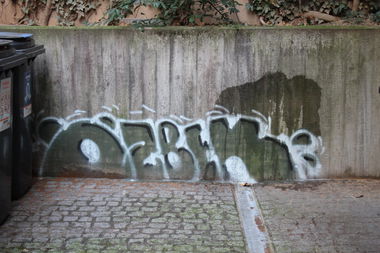 Graffiti Wall in Wiesbaden - Photo by scoobydoo - Özbek, Minibild (2015)