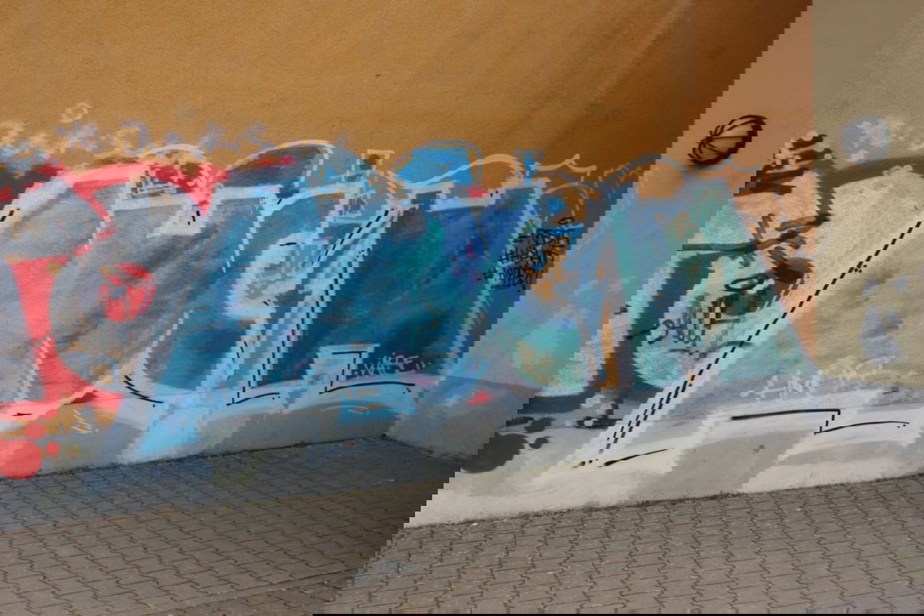 Graffiti Wall in Rheingau-Taunus-Kreis - Photo by scoobydoo - Auch, HMG (2015)