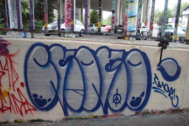 Graffiti Wall - Photo by scoobydoo - Choko