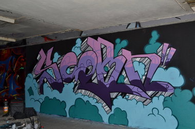 Graffiti Wall - Photo by scorn