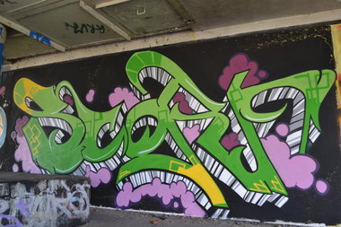 Graffiti Wall - Photo by scorn