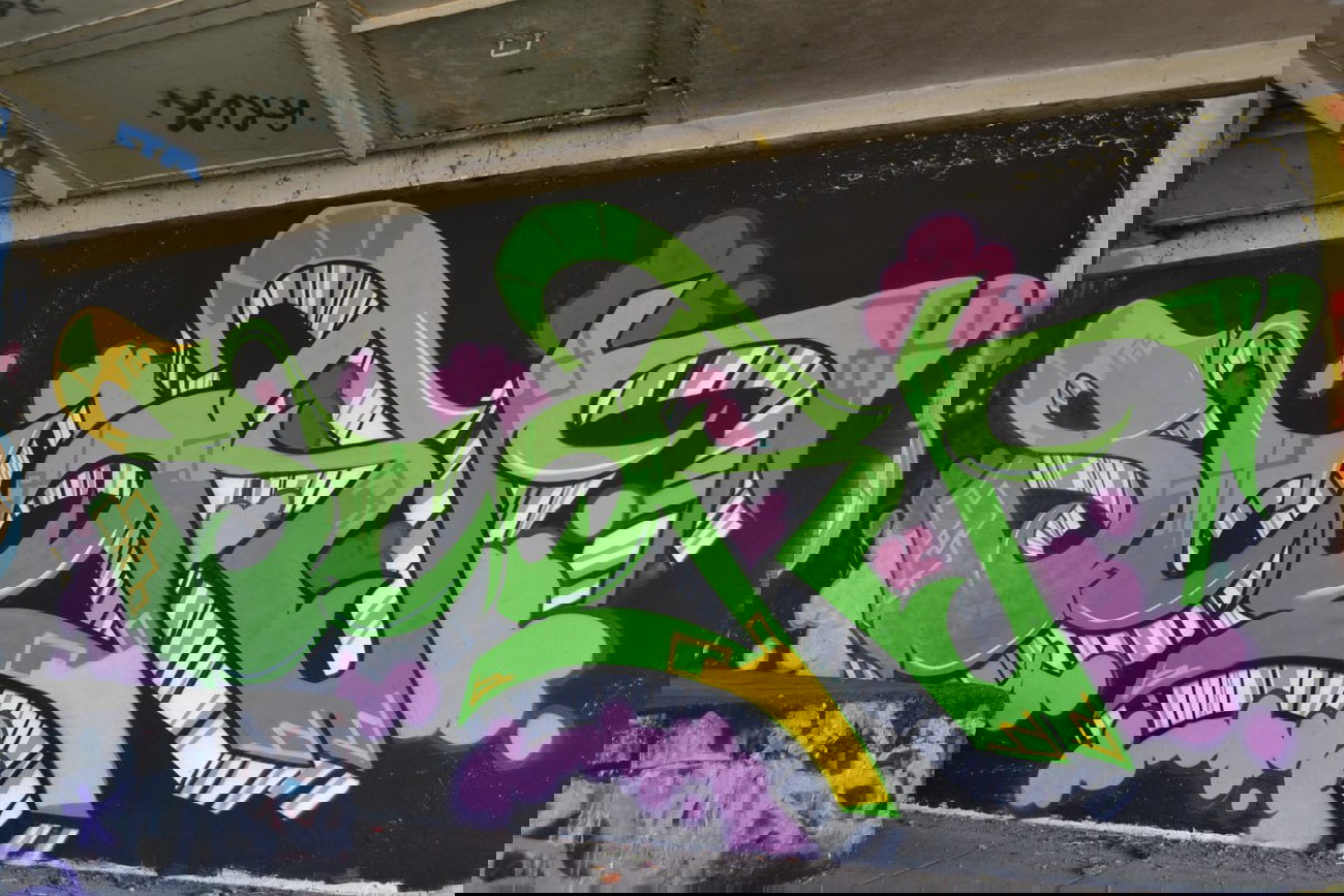 Graffiti Wall - Photo by scorn