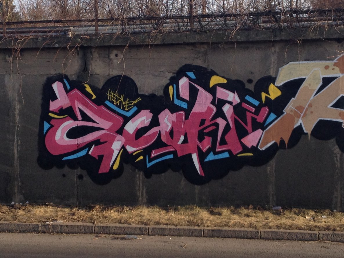 Graffiti Wall - Photo by scorn