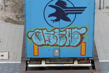 Graffiti Bombing in Kiel - Photo by sdabfoe - asen, arsen (2013)