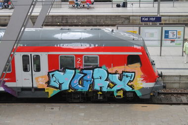 Graffiti Train in Kiel - Photo by sdabfoe - murx, yrz, arc (2013)