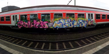 Graffiti Train in Neumünster - Photo by sdabfoe - round, fizzo (2013)